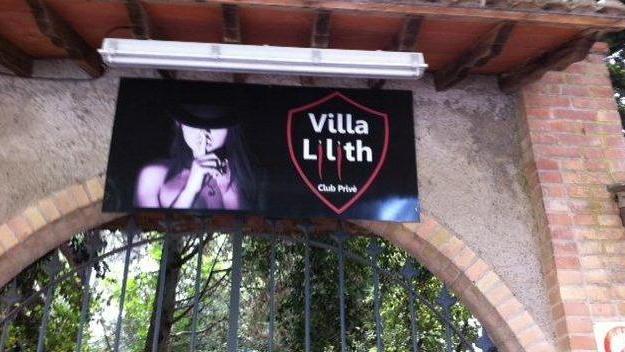 La villa diventa privé per incontri
