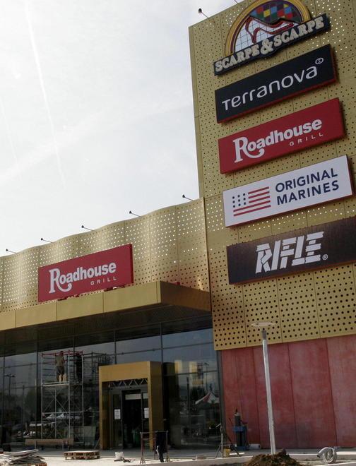 Apre il “Gigliotto” 4 negozi e un ristorante 