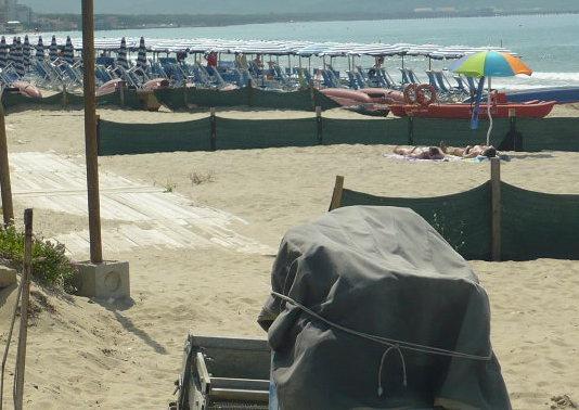 La spiaggia Le Dune è “terra di nessuno” 