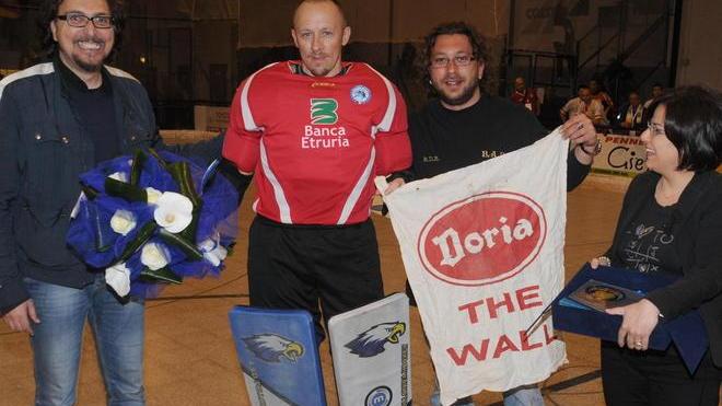 Doria Day in onore di Tosi Il portierone si è ritirato