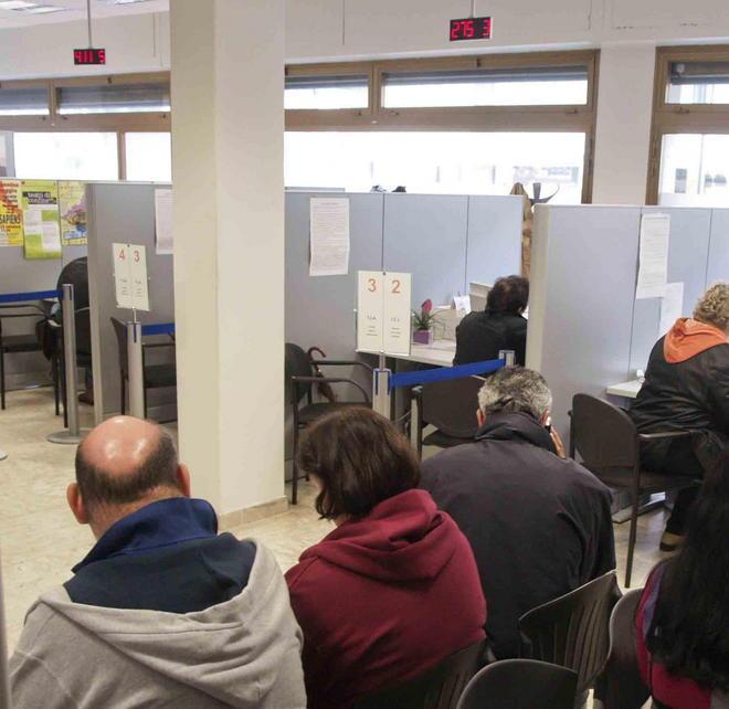 Caos Imu, file lunghissime e uffici presi d’assalto 