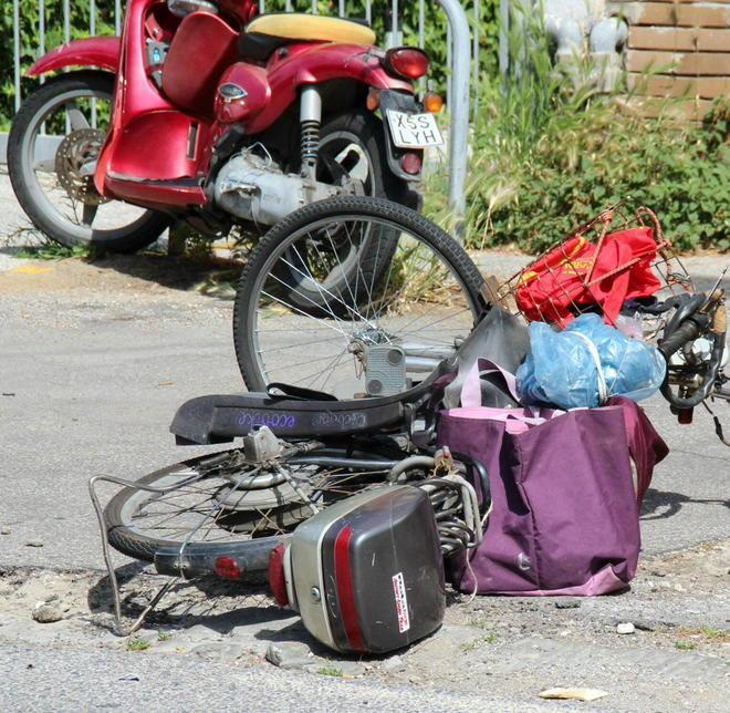 In bicicletta contro scooter Anziano ferito
