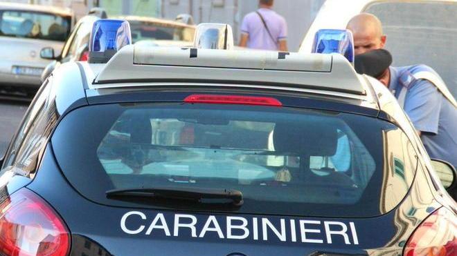 Siringhe usate fuori dalla scuola