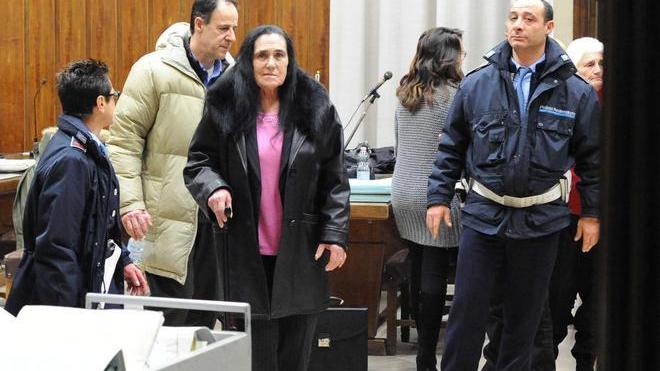 La paura del demonio per fare profitto