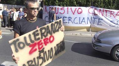 “Segnala l’abusivo, resterai anonimo”