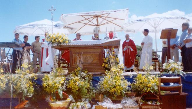 Fedeli di Buddusò: «La Madonnina deve stare in chiesa» 