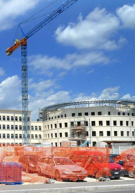 L’ufficio stranieri potrebbe traslocare in via Vergiolesi 