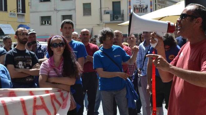 Impiegati, da domani in ferie “forzate” per 3 venerdì