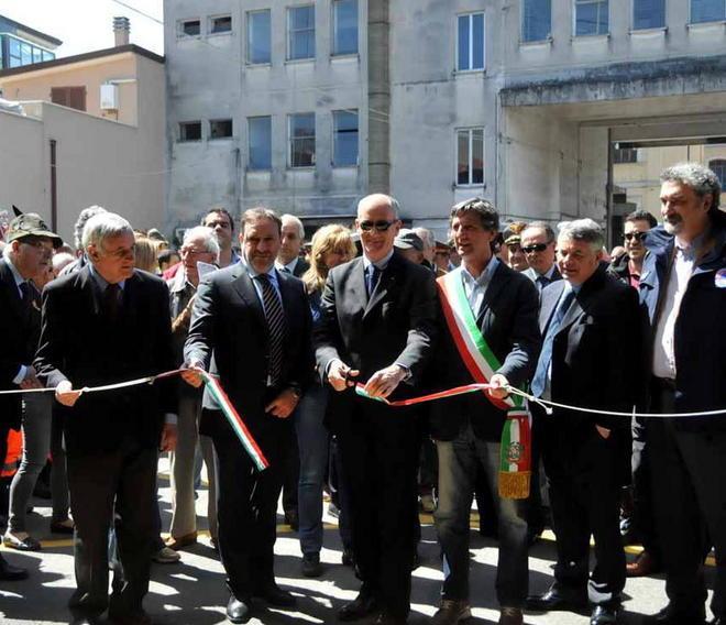 Imprenditori, politici e artisti aiutano la protezione civile 