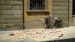 Cornicione sul marciapiede dramma sfiorato in centro