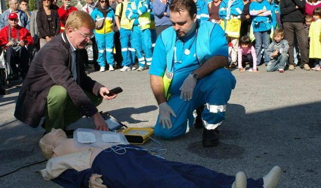 Regala un defibrillatore in ricordo dell’amato cane 