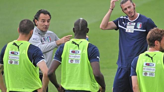 Cento bottiglie per il primo gol azzurro