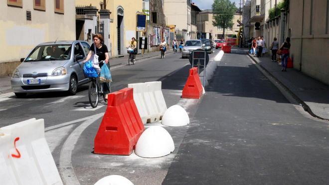 Parte la raccolta di firme contro la pista ciclabile in centro