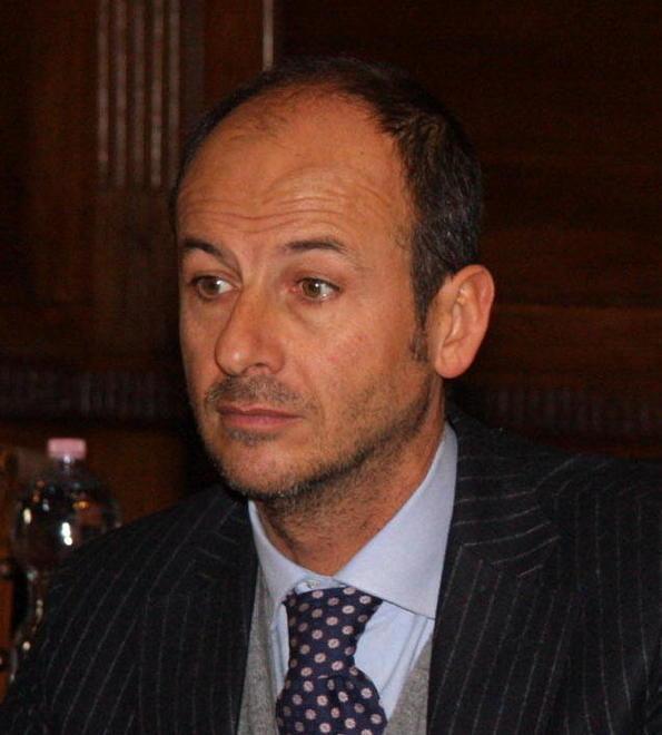 Capannoni ai cinesi, non solo rigore 