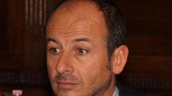 Capannoni ai cinesi, non solo rigore