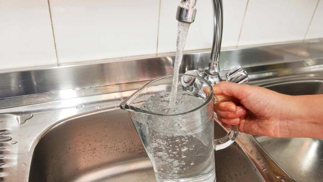 Acqua non potabile a Capezzano Centinaia di cittadini in allarme 