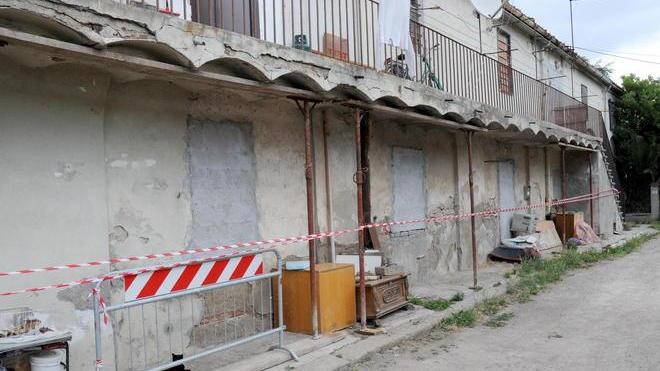Cede l’intonaco, a pezzi le case all’ex Ilva