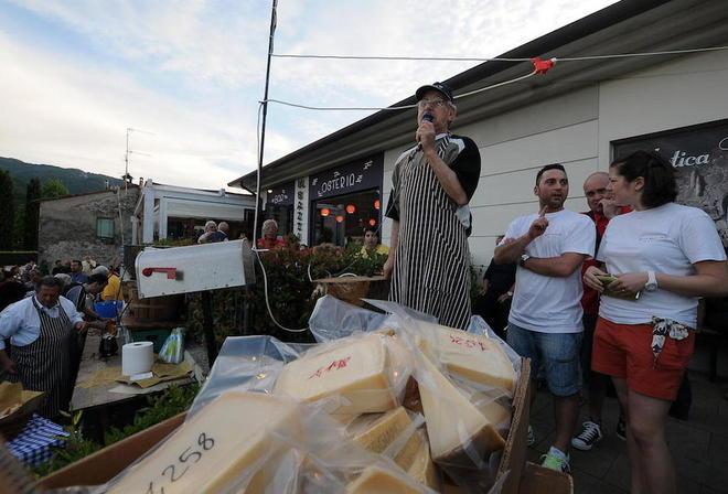 La macelleria aiuta i terremotati 