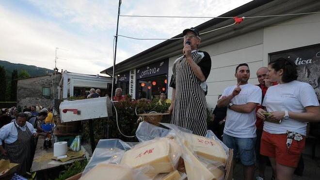 La macelleria aiuta i terremotati