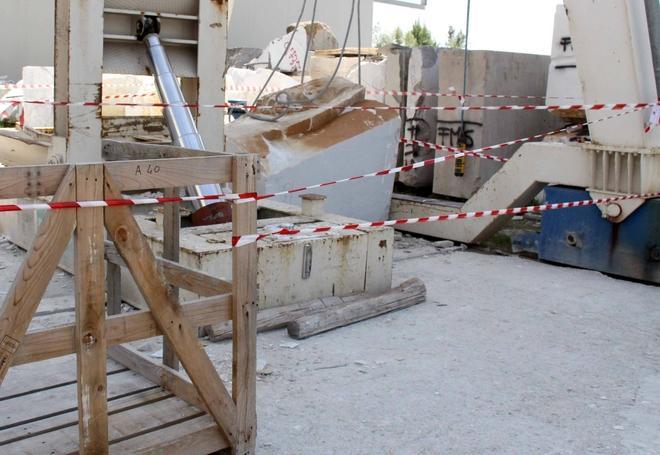 Si amputa una gamba mentre è al lavoro 