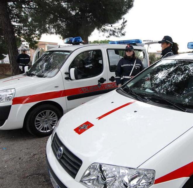 Travolge pedone e finisce nei guai 
