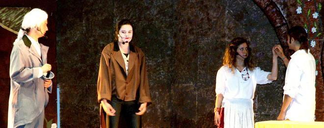 Il teatro secondo i ragazzi del liceo: pioggia di applausi 
