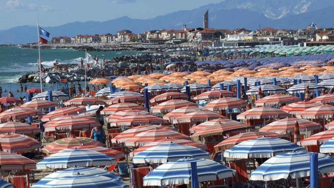 Spiaggia gratis per anziani a basso reddito
