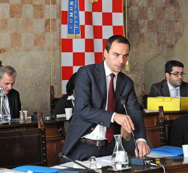 Sospesi i due dirigenti finiti sotto inchiesta 