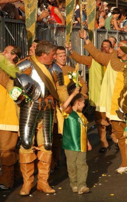 Il motto, i colori, i nomi dei combattenti E tutti i precedenti delle sfide sul ponte