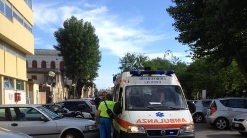Morso dal cane alle Poste Settantenne in ospedale
