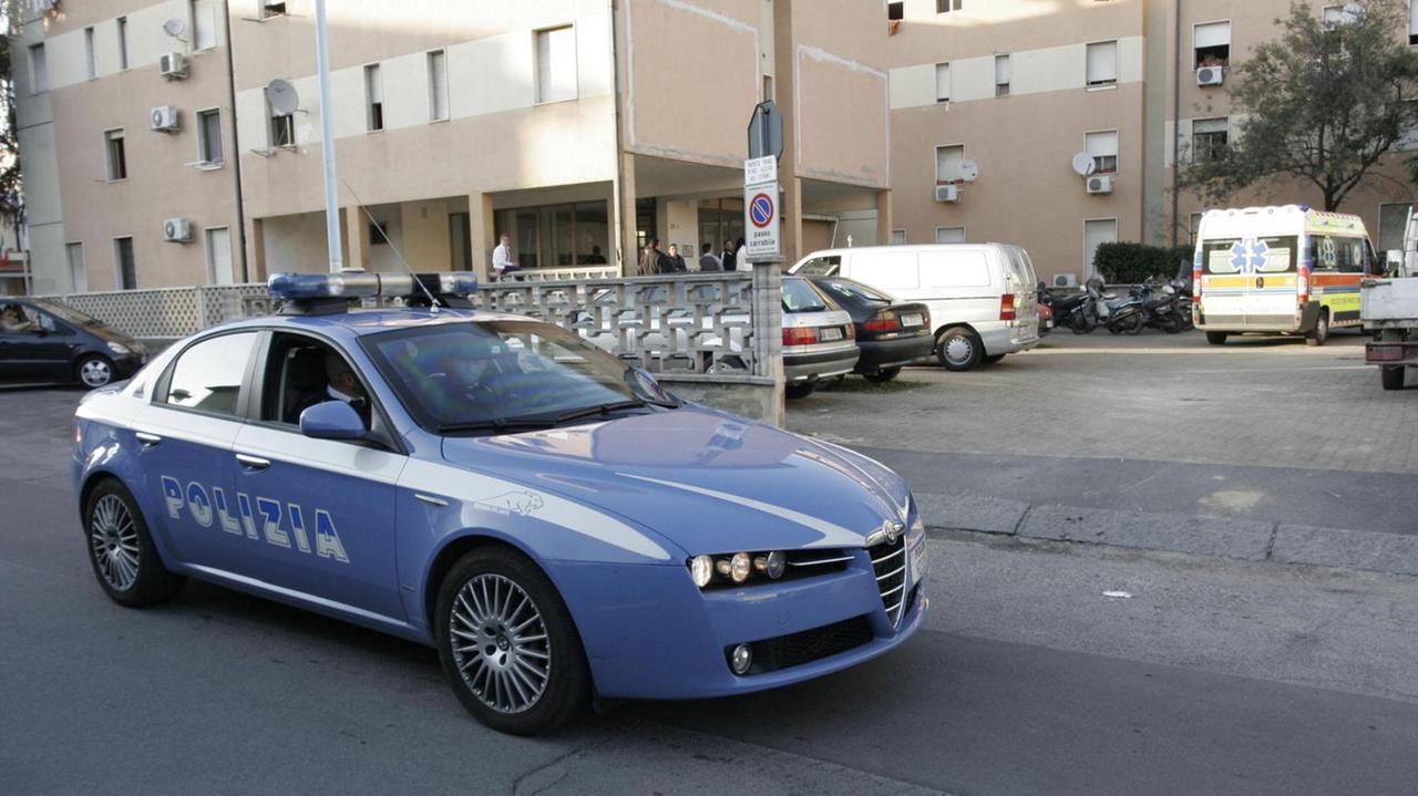 I rapinatori arrivano in Suv e svuotano un’oreficeria