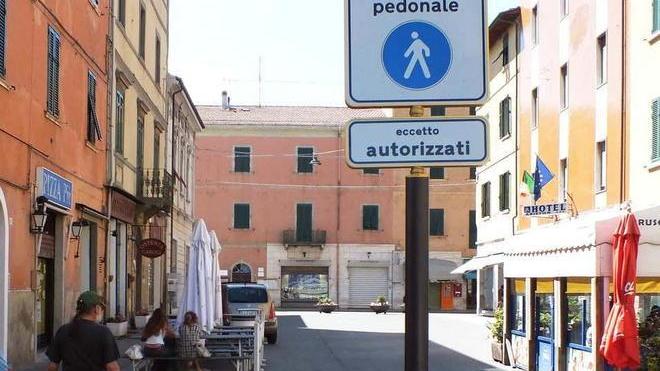 Ampliata l’area pedonale Stop alle auto in centro