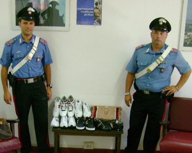 Merce contraffatta: nei guai 3 ambulanti