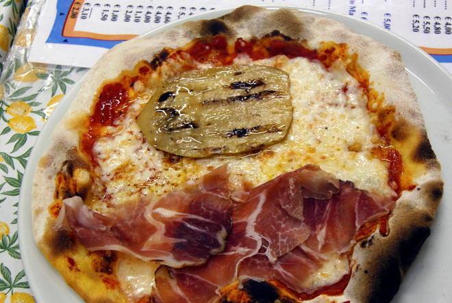 Bandana, quest’anno c’è la pizza della crisi