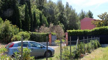 Banditi armati di pistola rapinano una villa a Montenero