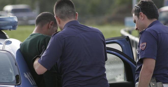 Preso spacciatore di cocaina I clienti lo cercano al telefono