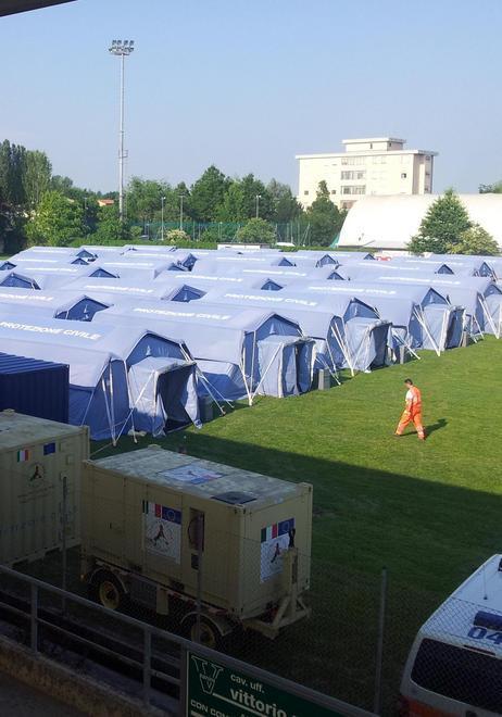 Il simbolo della città in omaggio ai terremotati 
