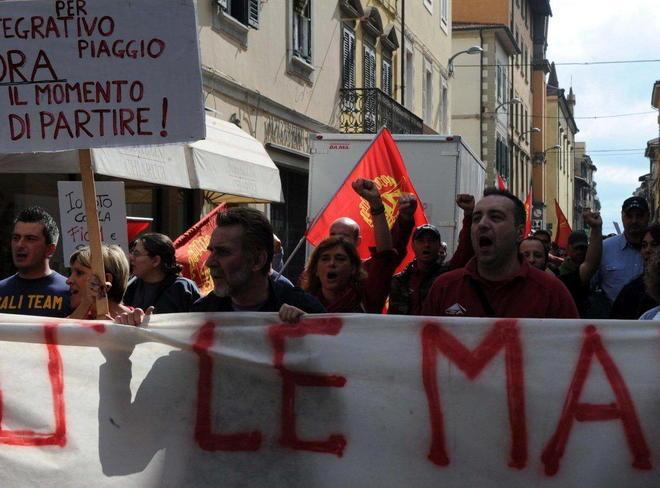 Piaggio, uno su cinque sciopera con Fiom 