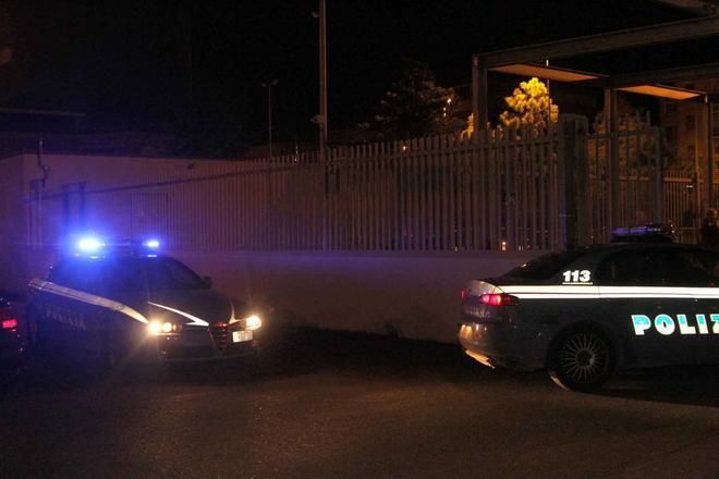 Spara a un poliziotto con un fucile subacqueo: arrestato 