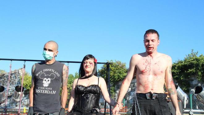 Va in scena lo spettacolo choc della body art