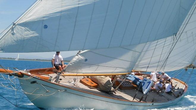 È Cambria a dominare la prima regata