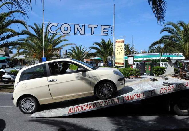 Paura per una signora colta da malore