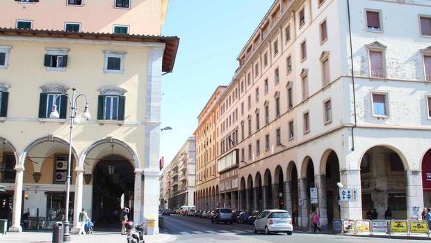 Restaurato solo il portico di via Pieroni