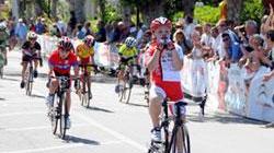 Corsa ciclistica dei giovanissimi, mattinata di caos