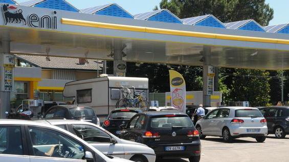 Benzina scontata, caccia ai distributori più convenienti