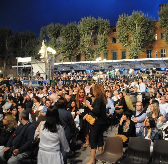 Chiude piazza Grande 
