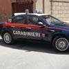 Danneggia l’auto del rivale in amore, arrestato 