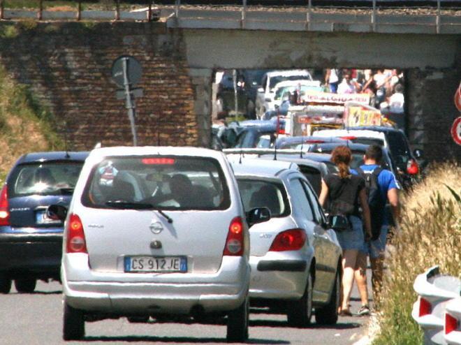 Primo esodo, strade ingolfate ai Polveroni e sulla via Emilia 