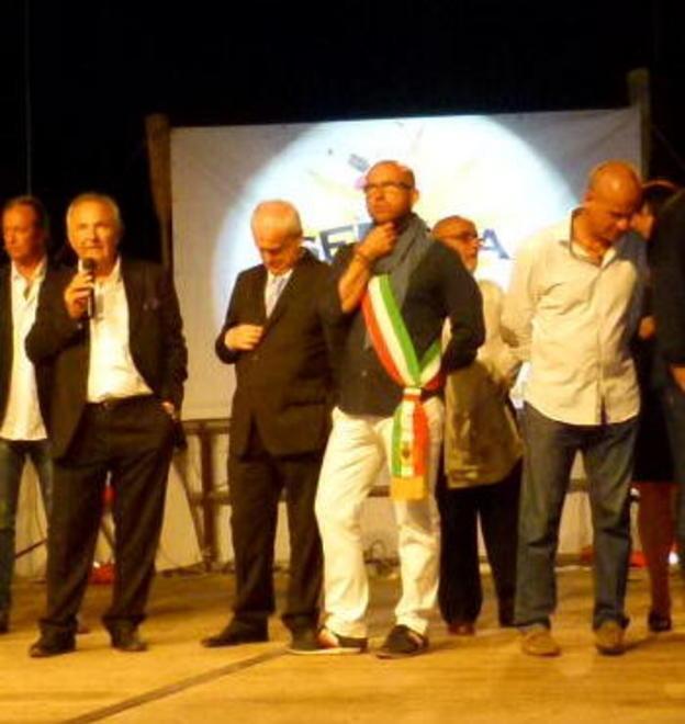 Assalto alle Gorette in tremila giovani per il beach party 