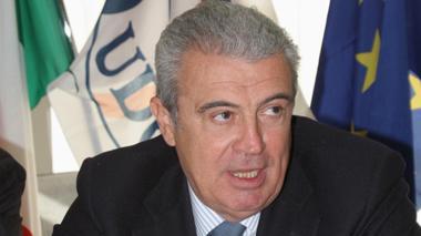 Caverni s’infuria: «Non faccio favori al mio socio in affari»